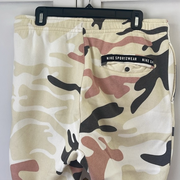 Nike Camo Sweatpants - Picture 7 of 7